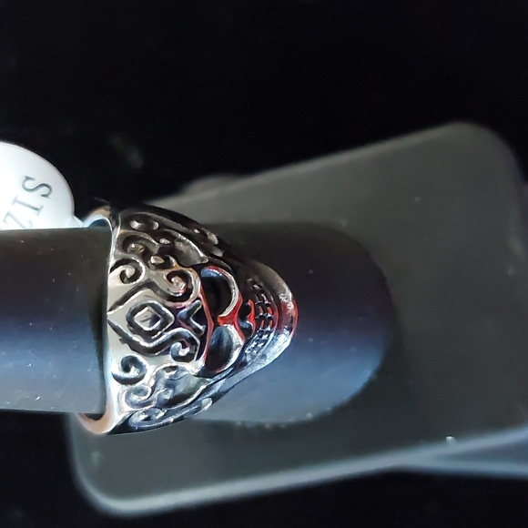 Stainless Steel Skull Ring 18mm - Picture 2 of 7
